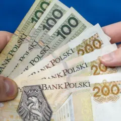 Ile można dać dziecku pieniędzy bez podatku? Sprawdź limity darowizn