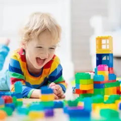 Ile opiekunek w żłobku? Poznaj przepisy i zapewnij bezpieczeństwo dzieciom