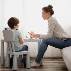 Jakie pytania zadaje psycholog dziecku i jak mogą pomóc w terapii