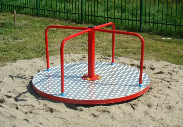 Ile kosztuje karuzela na plac zabaw? Ceny, które mogą zaskoczyć