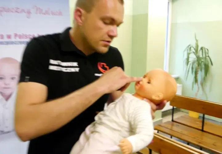 Co zrobić jak dziecko się zanosi - skuteczne metody pomocy i wsparcia