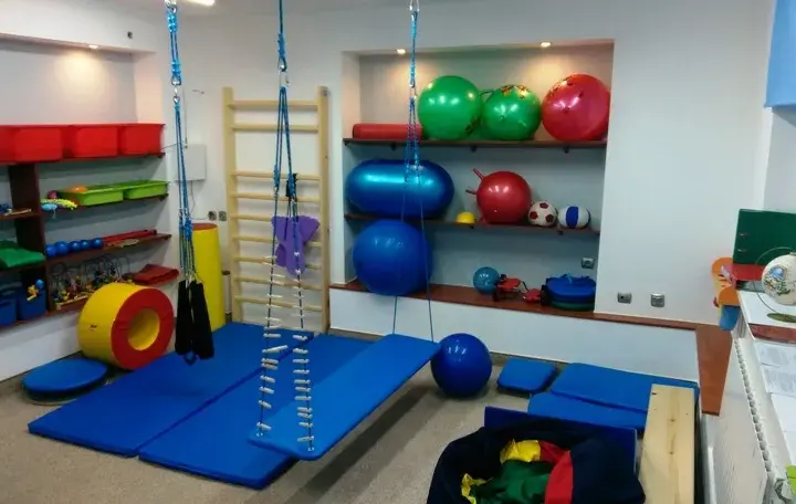 Jak skutecznie zaprojektować salę integracji sensorycznej wyposażenie