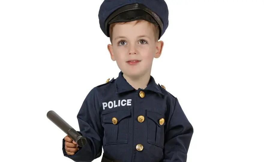 Jak zrobić strój policjanta: proste pomysły na kreatywne kostiumy