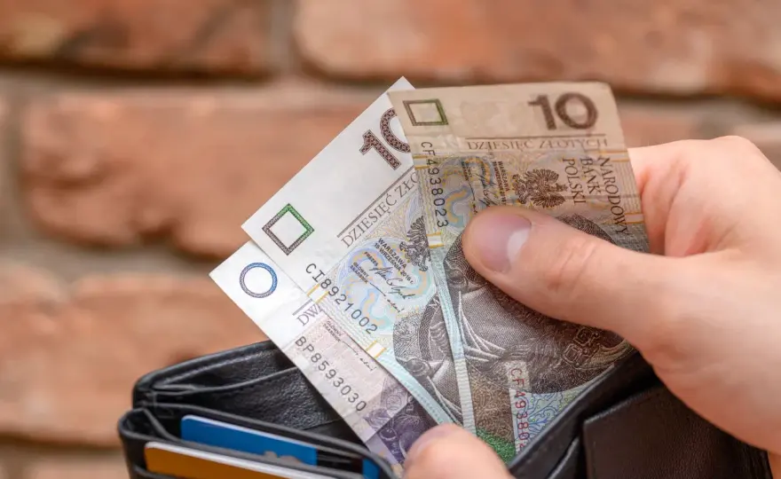 Kto płaci za opiekę nad dzieckiem? Poznaj ważne informacje finansowe